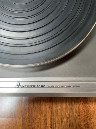 Tocadiscos Mitsubishi DP-780 Quartz Lock