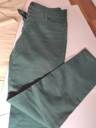 Lote pantalones Massimo Dutti y Stradivarius.