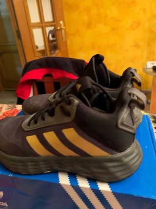 Adidas Ownthegame Zapatillas Negras y Grises