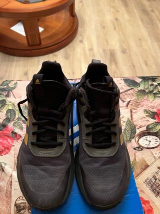 Adidas Ownthegame Zapatillas Negras y Grises