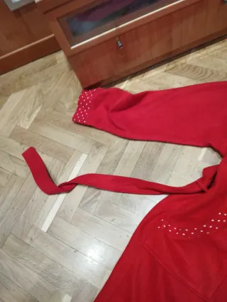 Bata de invierno roja