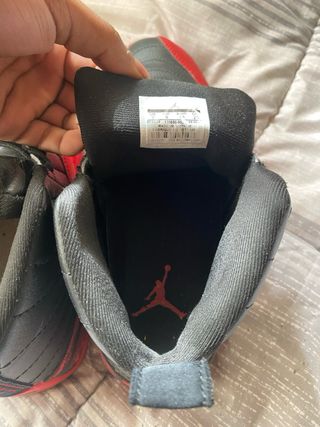 Zapatillas Jordan 12 Negras y Rojas