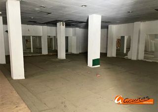 Local comercial en venta en Centro en Antequera
