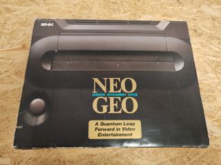Consola SNK NeoGeo AES con caja