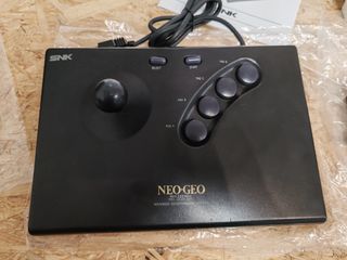 Consola SNK NeoGeo AES con caja