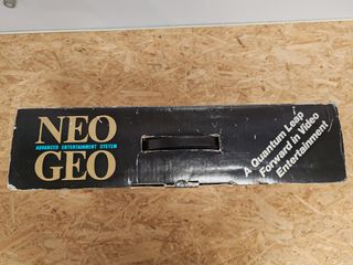 Consola SNK NeoGeo AES con caja