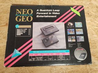 Consola SNK NeoGeo AES con caja