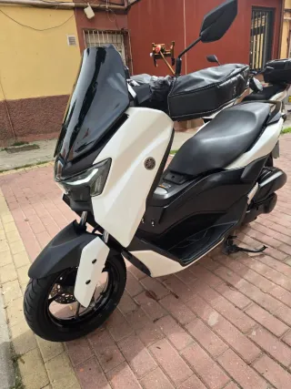 Yamaha NMAX 125 2025 - 10.000 km