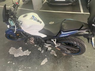 Honda CB 500F Naked Azul y Blanca