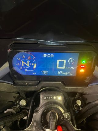 Honda CB 500F Naked Azul y Blanca