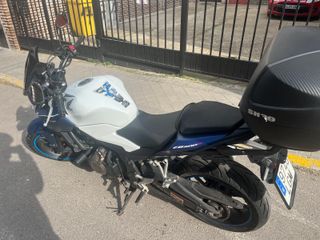 Honda CB 500F Naked Azul y Blanca