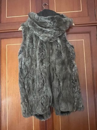 Chaleco de piel natural mujer con capucha .Talla M