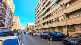 Piso en venta en Zona Avenida al Vedat en Torrent