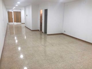 Local comercial en alquiler en Sant Esteve Sesrovires