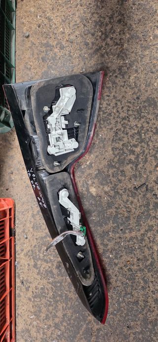 PILOTO TRASERO DERECHO VOLVO V50