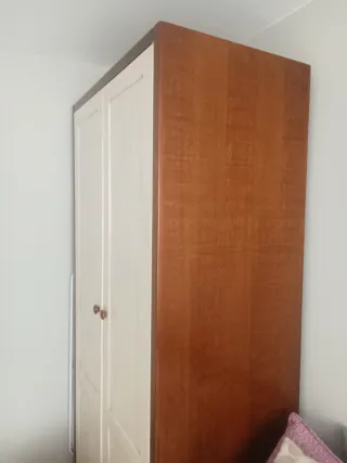 Armario madera maciza marrón