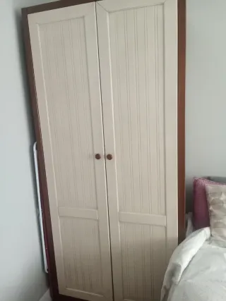 Armario madera maciza marrón