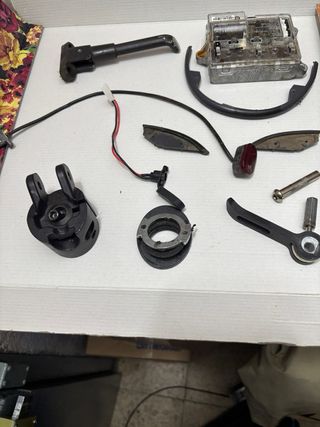 Piezas para monopatin  xiomi