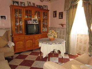 Casa adosada en venta en Lucena