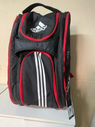 Mochila Adidas Negra y Roja
