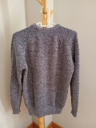 Jersey gris y blanco