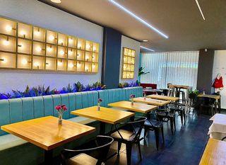 Local comercial en alquiler en Huerta del Rey en Valladolid