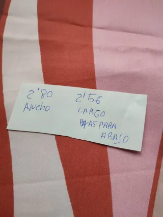 Tela grande con estampado de rayas