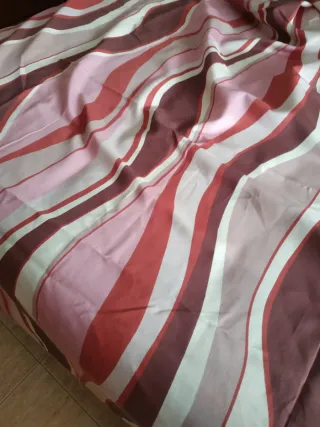 Tela grande con estampado de rayas