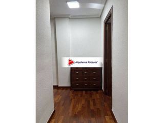 Piso en alquiler en Mercado en Alicante