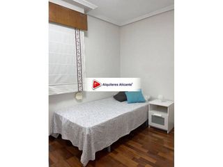 Piso en alquiler en Mercado en Alicante