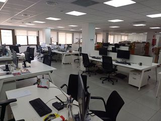 Oficina en alquiler en Tres Olivos - Valverde en Madrid