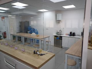 Oficina en alquiler en Tres Olivos - Valverde en Madrid