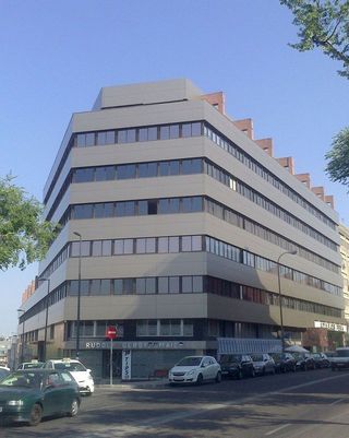 Oficina en alquiler en Tres Olivos - Valverde en Madrid