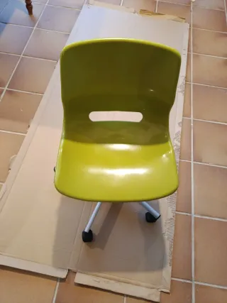 Silla de oficina verde baja