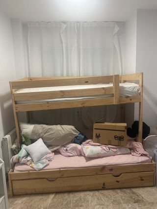 Litera de madera con cajón inferior