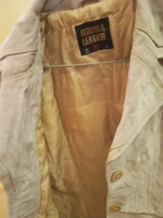 Chaqueta tres cuartos piel vuelta Bershka  M, Acol