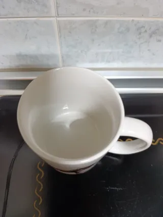 3 Tazas de porcelana, dos de ellas de dibujos