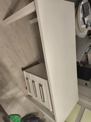 Scrivania bianca 1,35 x 0,54 m con cassettiera bianca