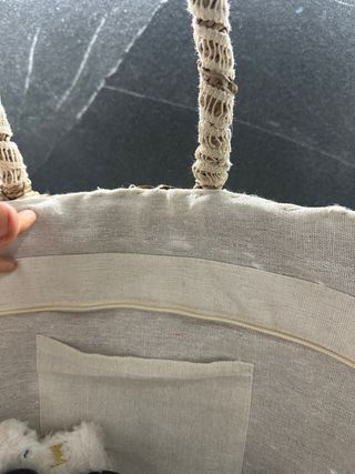 Bolso de playa de mimbre con encaje