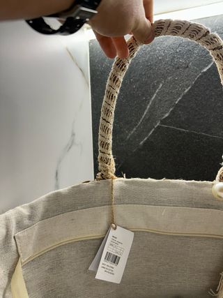 Bolso de playa de mimbre con encaje