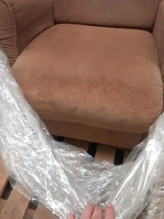 Sofá reclinable motorizado marrón