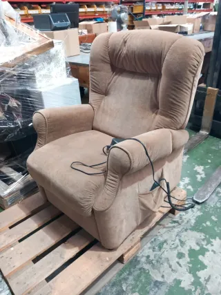 Sofá reclinable motorizado marrón