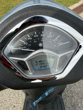 Piaggio Liberty 125 azul casi nueva