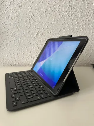 iPad 9ª Gen 64GB + Teclado Logitech