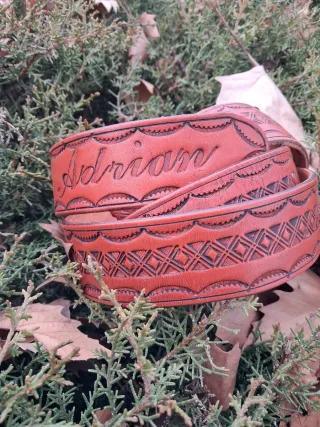 Cinturones artesanales únicos de cuero