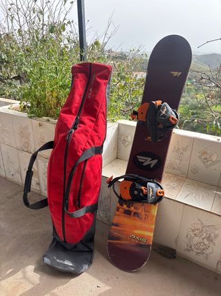 Tabla Nidecker Axis Snowboard y bolsa para llevar