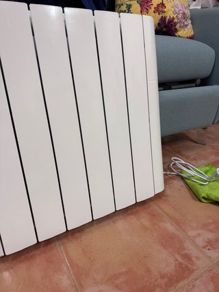 Radiadores metálicos blancos