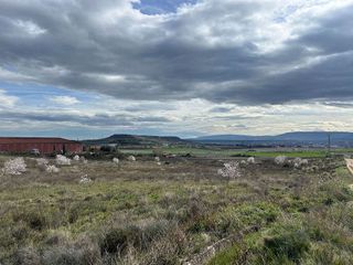 Terreno en venta en El Campillo - Polígono Cantabria en Logroño