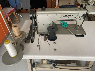 Máquina de coser industrial