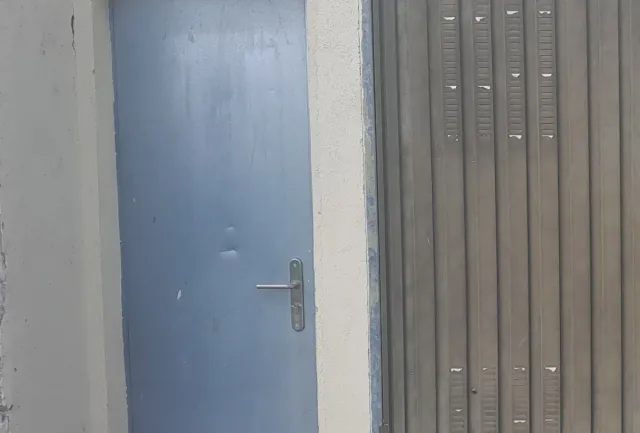 Puerta de garaje metálica